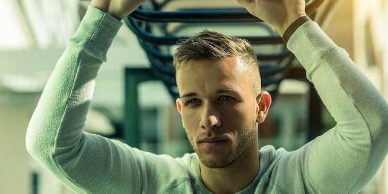 手时爆冷 手时爆冷